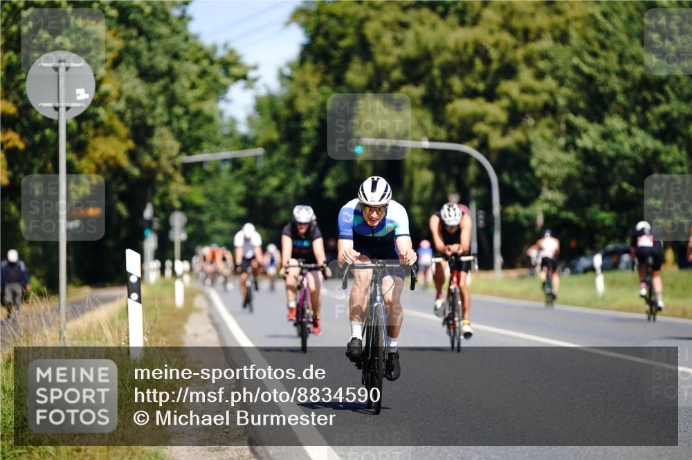 07.09.2025 - 19. Norderstedt Triathlon Michael Burmester http://msf.ph/oto/8834590 07.09.2025 12:22:50 Radfahren 820, 856 meine-sportfotos.de