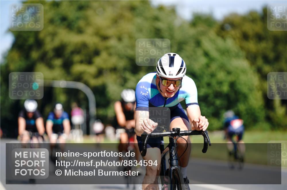 07.09.2025 - 19. Norderstedt Triathlon Michael Burmester http://msf.ph/oto/8834594 07.09.2025 12:22:51 Radfahren 820, 856 meine-sportfotos.de