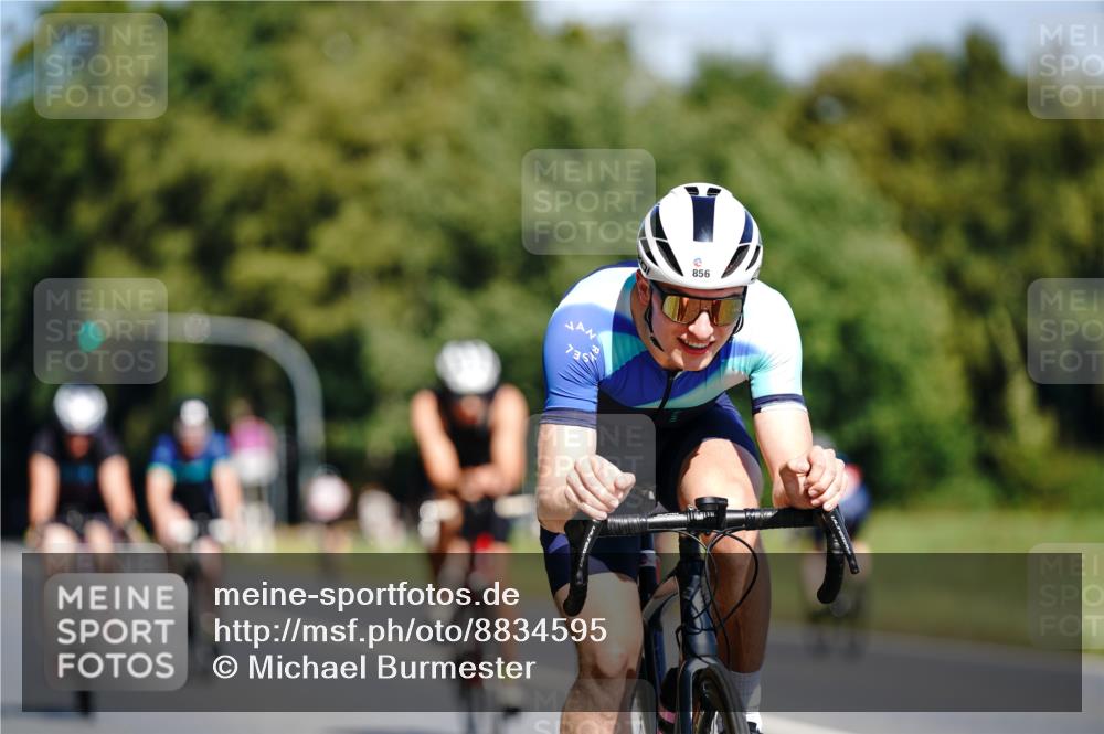 07.09.2025 - 19. Norderstedt Triathlon Michael Burmester http://msf.ph/oto/8834595 07.09.2025 12:22:51 Radfahren 820, 856 meine-sportfotos.de