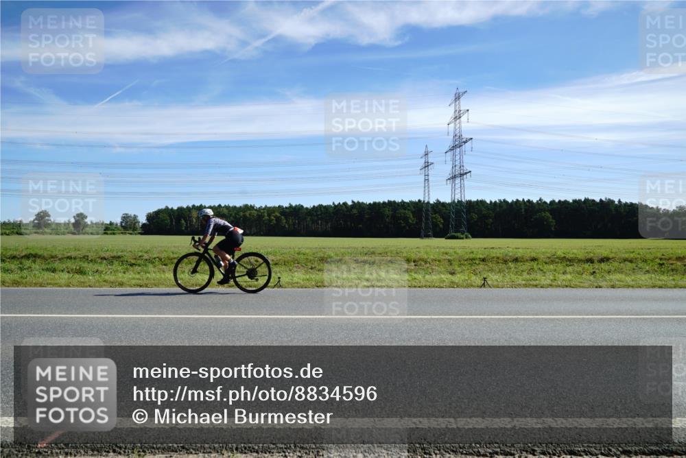07.09.2025 - 19. Norderstedt Triathlon Michael Burmester http://msf.ph/oto/8834596 07.09.2025 11:58:36 Radfahren 699, 730 meine-sportfotos.de
