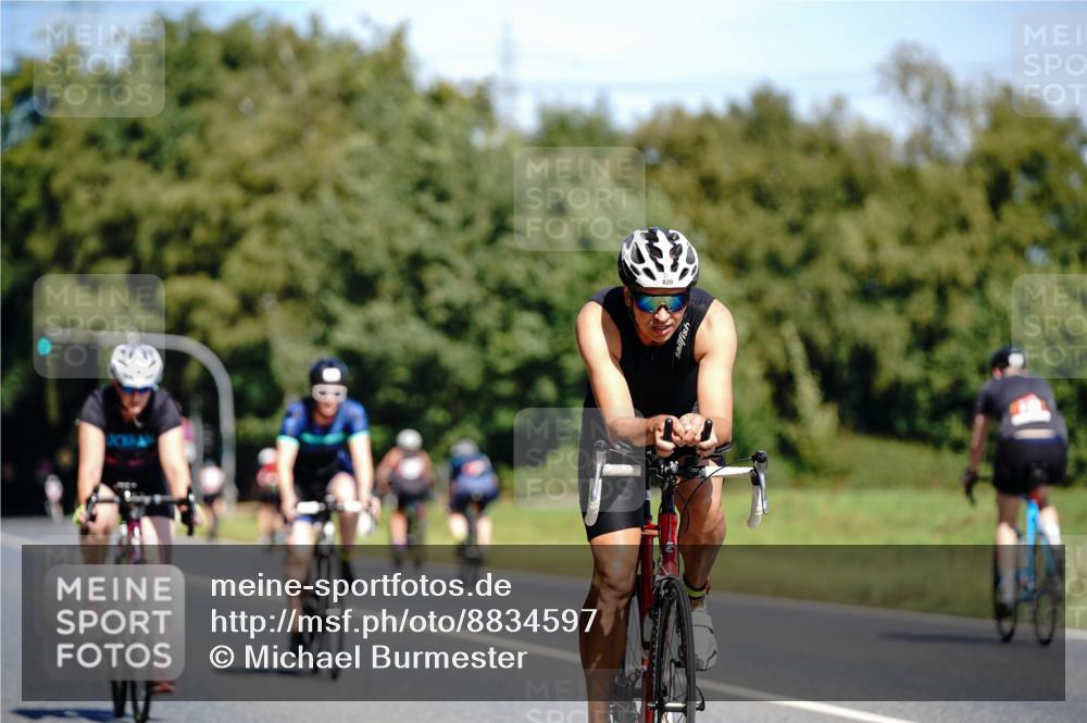 07.09.2025 - 19. Norderstedt Triathlon Michael Burmester http://msf.ph/oto/8834597 07.09.2025 12:22:53 Radfahren 283, 820, 856, 1268 meine-sportfotos.de