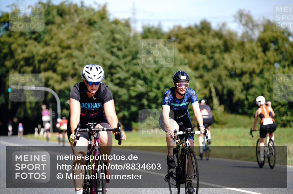 07.09.2025 - 19. Norderstedt Triathlon Michael Burmester http://msf.ph/oto/8834603 07.09.2025 12:22:54 Radfahren 283, 820, 856, 1268 meine-sportfotos.de