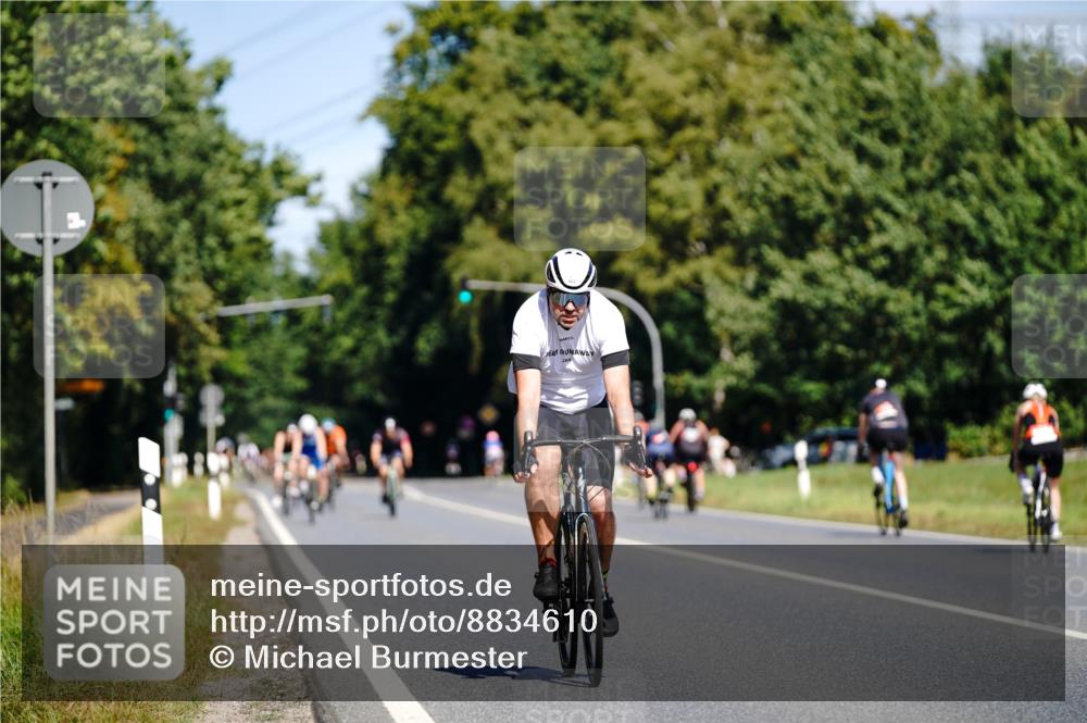 07.09.2025 - 19. Norderstedt Triathlon Michael Burmester http://msf.ph/oto/8834610 07.09.2025 12:22:56 Radfahren 283, 820, 827, 1268 meine-sportfotos.de