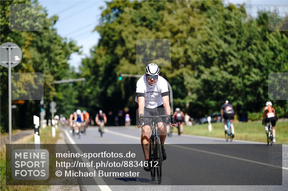 07.09.2025 - 19. Norderstedt Triathlon Michael Burmester http://msf.ph/oto/8834612 07.09.2025 12:22:56 Radfahren 283, 820, 827, 1268 meine-sportfotos.de