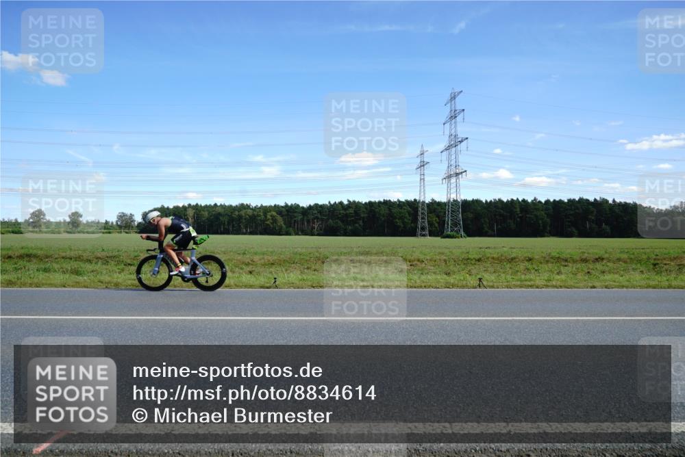 07.09.2025 - 19. Norderstedt Triathlon Michael Burmester http://msf.ph/oto/8834614 07.09.2025 14:00:26 Radfahren 888 meine-sportfotos.de