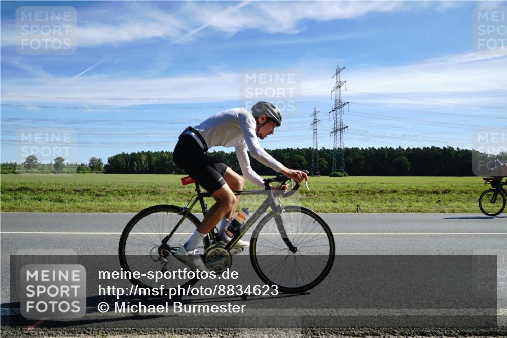07.09.2025 - 19. Norderstedt Triathlon Michael Burmester http://msf.ph/oto/8834623 07.09.2025 11:58:44 Radfahren 165, 856, 1320 meine-sportfotos.de