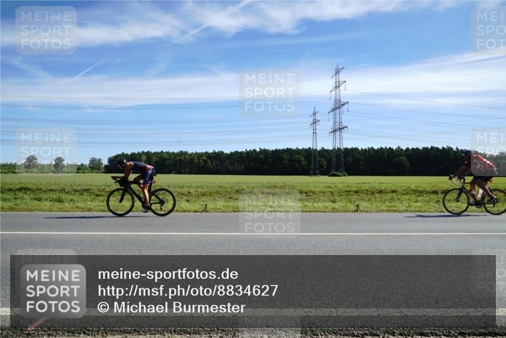 07.09.2025 - 19. Norderstedt Triathlon Michael Burmester http://msf.ph/oto/8834627 07.09.2025 11:58:45 Radfahren 165, 856, 1320 meine-sportfotos.de