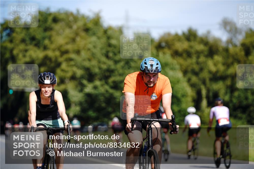 07.09.2025 - 19. Norderstedt Triathlon Michael Burmester http://msf.ph/oto/8834632 07.09.2025 12:23:06 Radfahren 208, 288, 810, 1249, 1293 meine-sportfotos.de