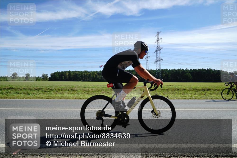07.09.2025 - 19. Norderstedt Triathlon Michael Burmester http://msf.ph/oto/8834639 07.09.2025 11:58:49 Radfahren 736, 1378 meine-sportfotos.de