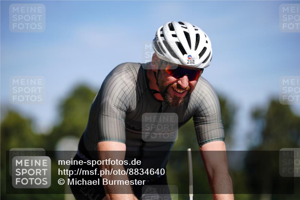 07.09.2025 - 19. Norderstedt Triathlon Michael Burmester http://msf.ph/oto/8834640 07.09.2025 12:23:08 Radfahren 208, 288, 810, 1249 meine-sportfotos.de