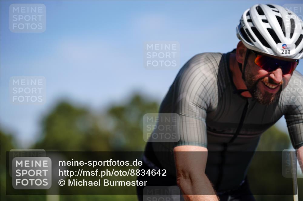 07.09.2025 - 19. Norderstedt Triathlon Michael Burmester http://msf.ph/oto/8834642 07.09.2025 12:23:08 Radfahren 208, 288, 810, 1249 meine-sportfotos.de