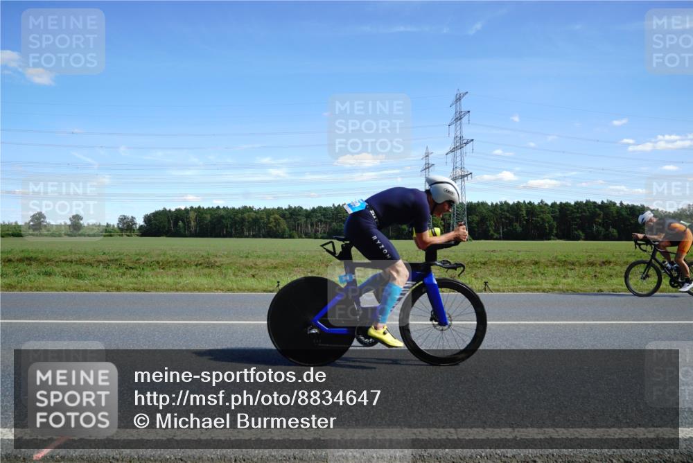 07.09.2025 - 19. Norderstedt Triathlon Michael Burmester http://msf.ph/oto/8834647 07.09.2025 14:00:47 Radfahren 369 meine-sportfotos.de
