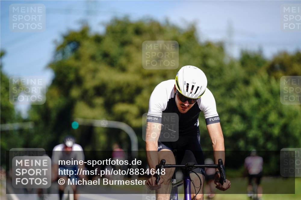 07.09.2025 - 19. Norderstedt Triathlon Michael Burmester http://msf.ph/oto/8834648 07.09.2025 12:23:17 Radfahren 167, 174 meine-sportfotos.de