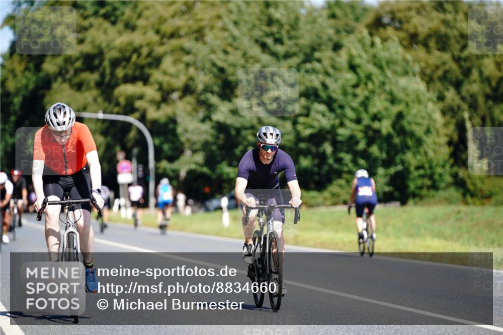 07.09.2025 - 19. Norderstedt Triathlon Michael Burmester http://msf.ph/oto/8834660 07.09.2025 12:23:24 Radfahren 700, 758, 808 meine-sportfotos.de