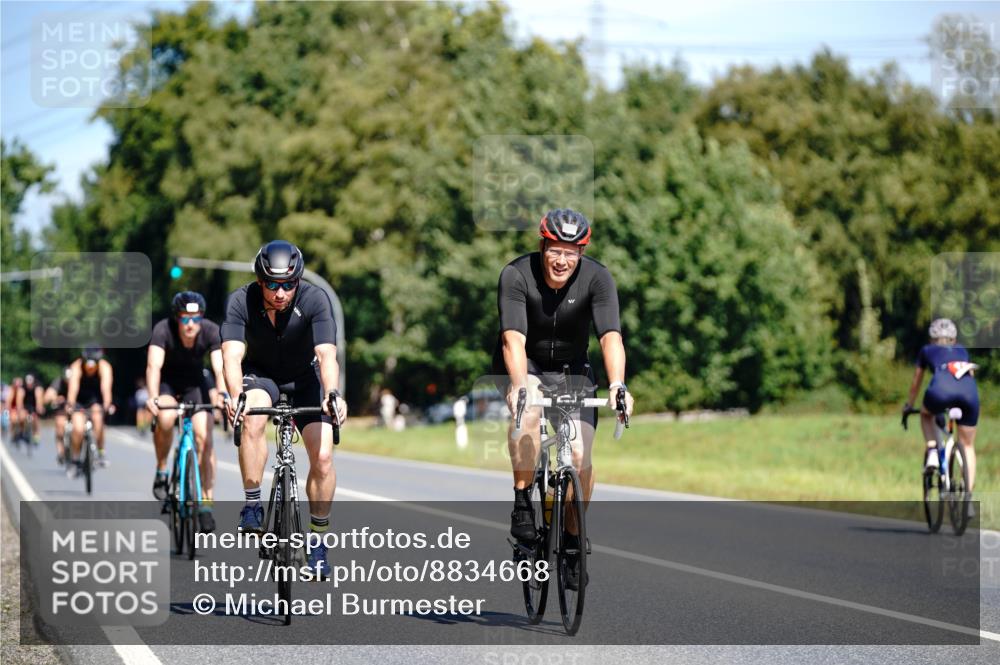 07.09.2025 - 19. Norderstedt Triathlon Michael Burmester http://msf.ph/oto/8834668 07.09.2025 12:23:30 Radfahren 173, 835, 1296, 1379 meine-sportfotos.de