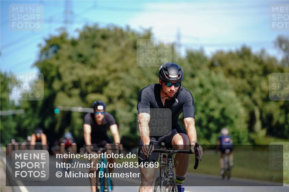 07.09.2025 - 19. Norderstedt Triathlon Michael Burmester http://msf.ph/oto/8834669 07.09.2025 12:23:31 Radfahren 173, 835, 1296, 1379 meine-sportfotos.de
