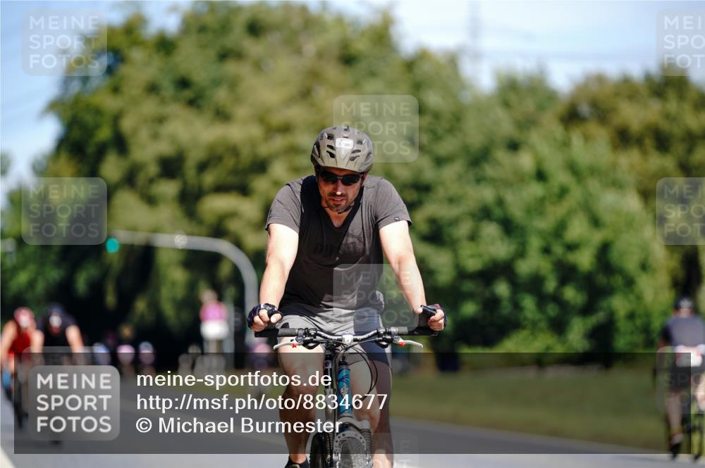 07.09.2025 - 19. Norderstedt Triathlon Michael Burmester http://msf.ph/oto/8834677 07.09.2025 12:23:36 Radfahren 224, 786, 1290 meine-sportfotos.de