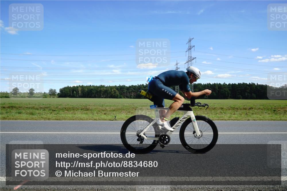 07.09.2025 - 19. Norderstedt Triathlon Michael Burmester http://msf.ph/oto/8834680 07.09.2025 14:01:04 Radfahren 876, 1421 meine-sportfotos.de