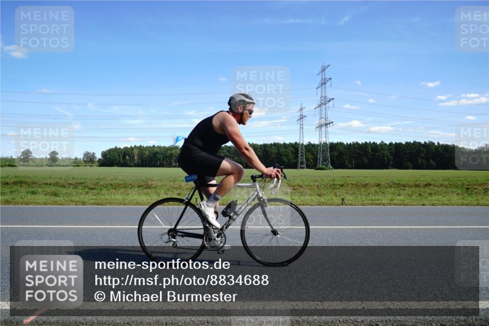 07.09.2025 - 19. Norderstedt Triathlon Michael Burmester http://msf.ph/oto/8834688 07.09.2025 14:01:11 Radfahren 1416 meine-sportfotos.de