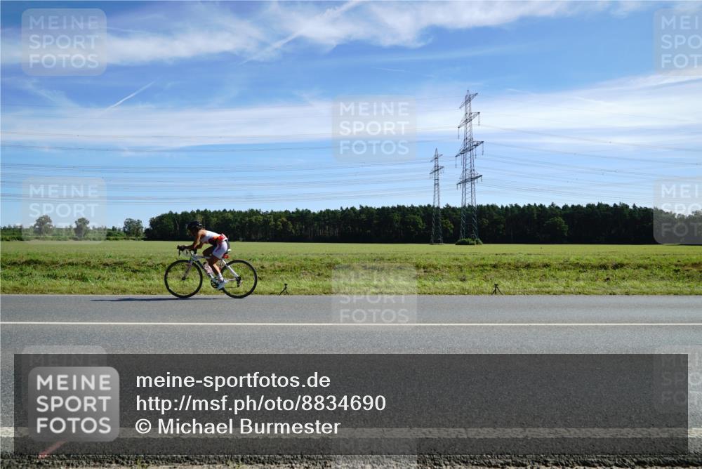 07.09.2025 - 19. Norderstedt Triathlon Michael Burmester http://msf.ph/oto/8834690 07.09.2025 11:59:01 Radfahren 303 meine-sportfotos.de