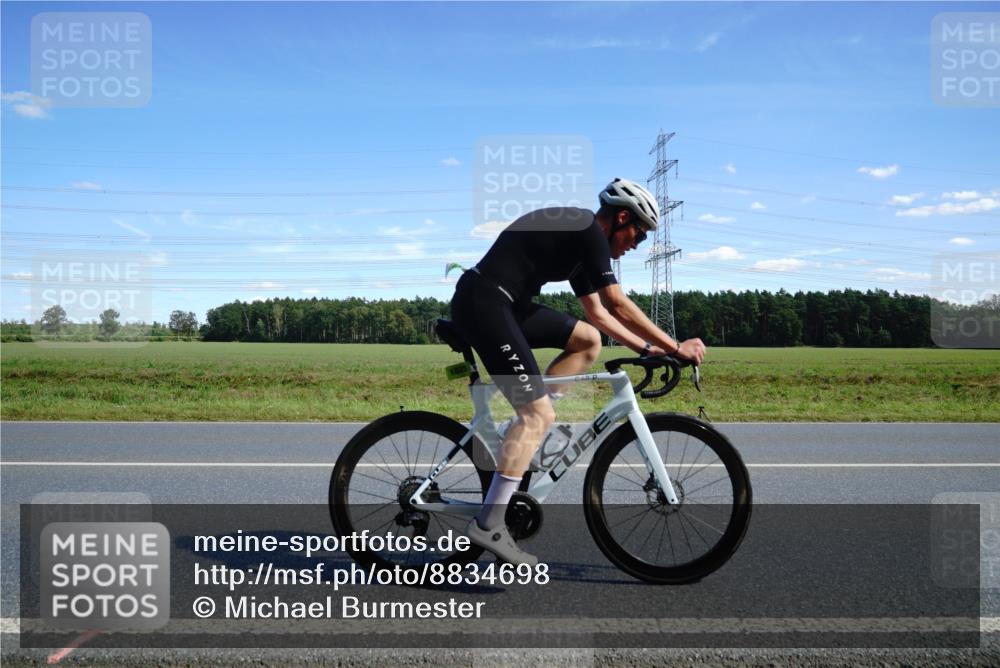 07.09.2025 - 19. Norderstedt Triathlon Michael Burmester http://msf.ph/oto/8834698 07.09.2025 14:01:17 Radfahren 1025, 1041 meine-sportfotos.de
