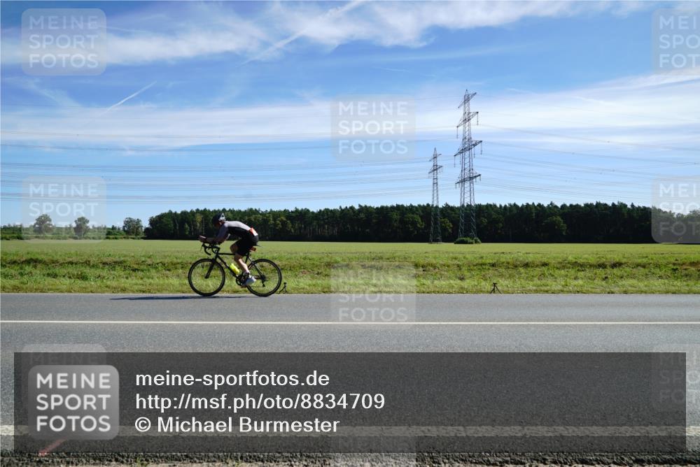07.09.2025 - 19. Norderstedt Triathlon Michael Burmester http://msf.ph/oto/8834709 07.09.2025 11:59:07 Radfahren 191, 835, 1379 meine-sportfotos.de