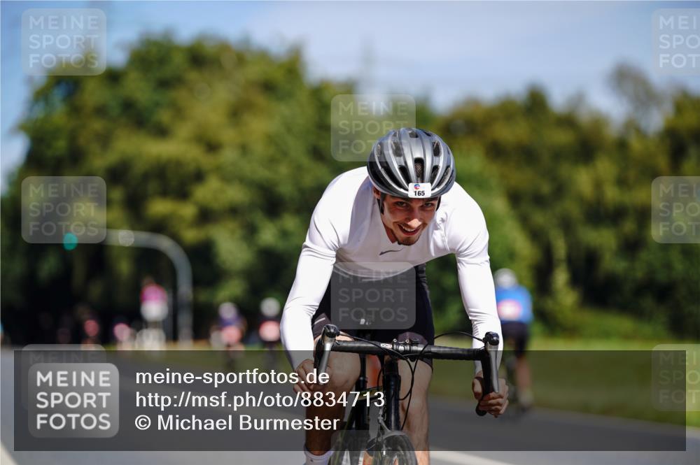 07.09.2025 - 19. Norderstedt Triathlon Michael Burmester http://msf.ph/oto/8834713 07.09.2025 12:24:01 Radfahren 165, 1351 meine-sportfotos.de