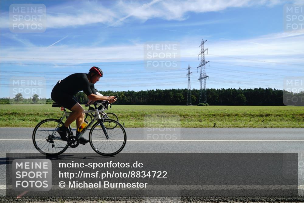 07.09.2025 - 19. Norderstedt Triathlon Michael Burmester http://msf.ph/oto/8834722 07.09.2025 11:59:08 Radfahren 191, 835, 1379 meine-sportfotos.de