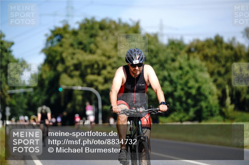 07.09.2025 - 19. Norderstedt Triathlon Michael Burmester http://msf.ph/oto/8834732 07.09.2025 12:24:21 Radfahren 249, 802 meine-sportfotos.de