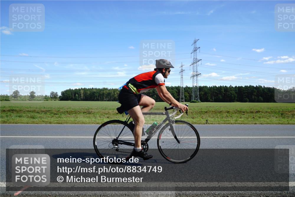07.09.2025 - 19. Norderstedt Triathlon Michael Burmester http://msf.ph/oto/8834749 07.09.2025 14:01:24 Radfahren 863, 1032, 1406 meine-sportfotos.de