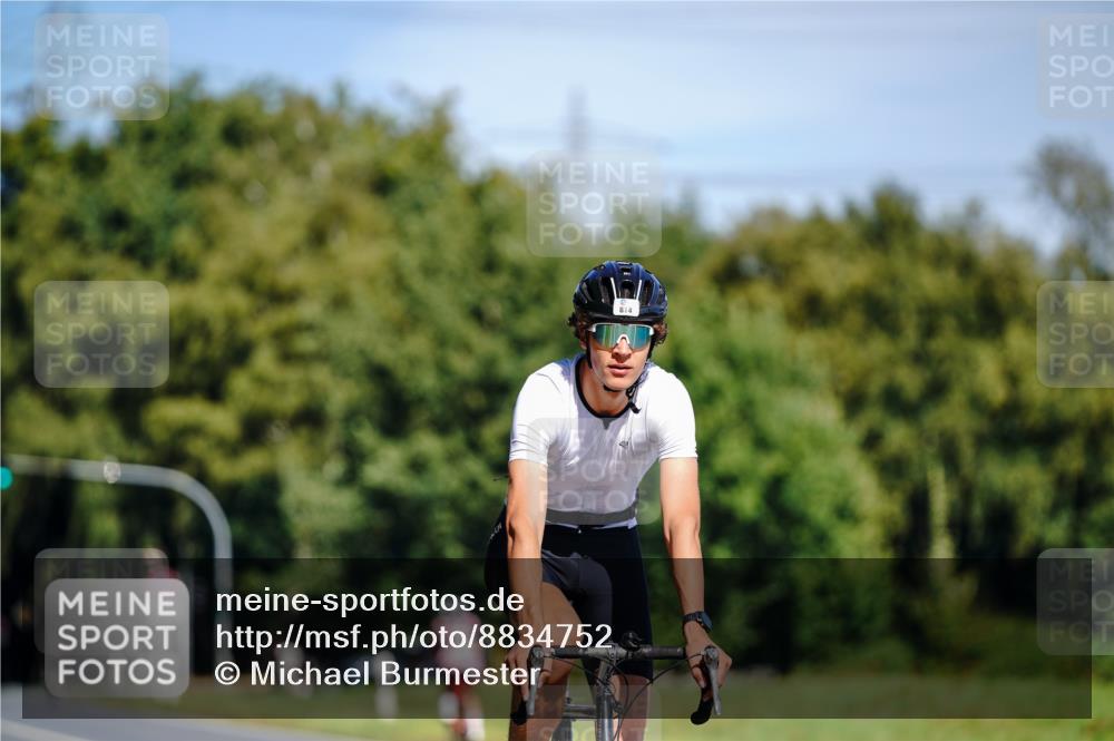 07.09.2025 - 19. Norderstedt Triathlon Michael Burmester http://msf.ph/oto/8834752 07.09.2025 12:24:39 Radfahren 814 meine-sportfotos.de