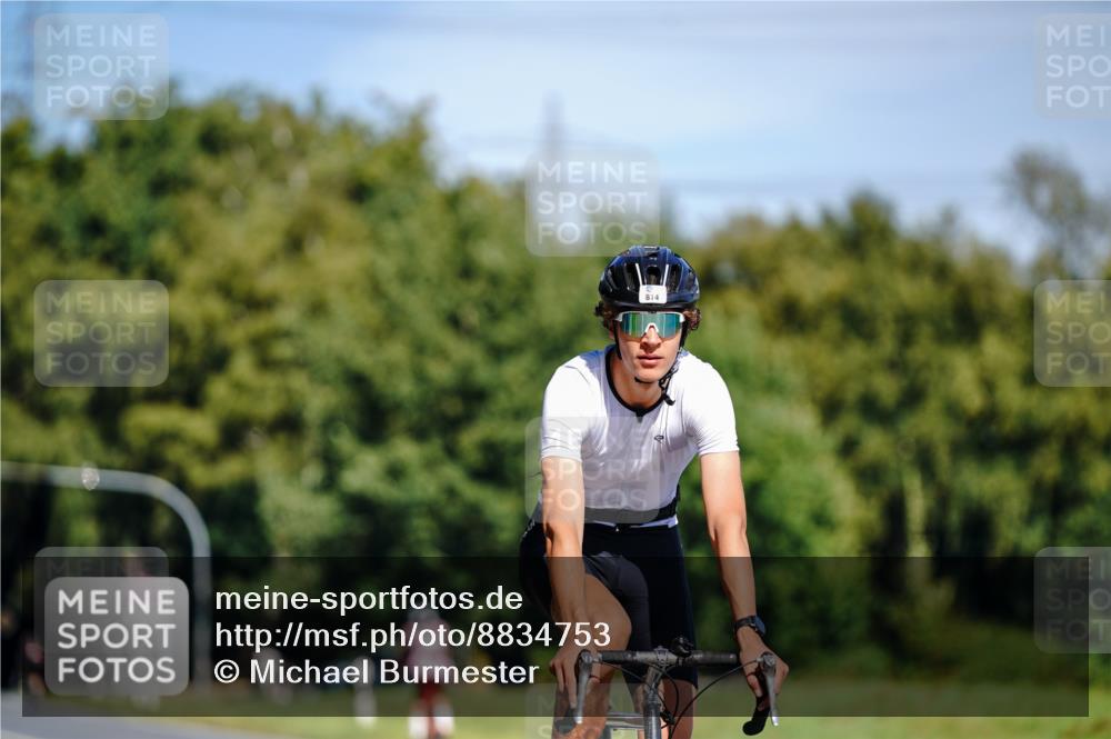 07.09.2025 - 19. Norderstedt Triathlon Michael Burmester http://msf.ph/oto/8834753 07.09.2025 12:24:39 Radfahren 814 meine-sportfotos.de