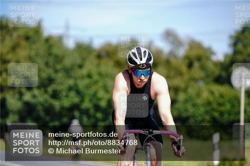 07.09.2025 - 19. Norderstedt Triathlon Michael Burmester http://msf.ph/oto/8834768 07.09.2025 12:25:08 Radfahren 825, 1373 meine-sportfotos.de