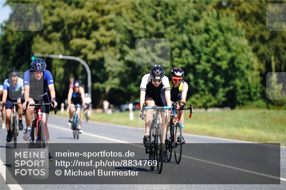 07.09.2025 - 19. Norderstedt Triathlon Michael Burmester http://msf.ph/oto/8834769 07.09.2025 12:25:14 Radfahren 205, 220, 292, 766 meine-sportfotos.de