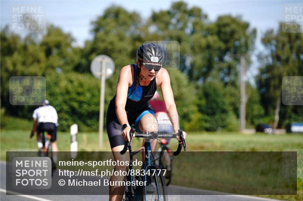 07.09.2025 - 19. Norderstedt Triathlon Michael Burmester http://msf.ph/oto/8834777 07.09.2025 12:25:18 Radfahren 205, 220, 274, 292, 766, 1280 meine-sportfotos.de