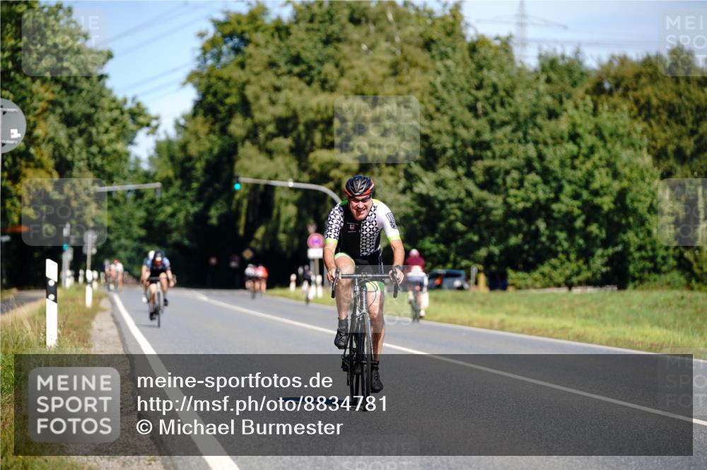 07.09.2025 - 19. Norderstedt Triathlon Michael Burmester http://msf.ph/oto/8834781 07.09.2025 12:25:25 Radfahren 898 meine-sportfotos.de
