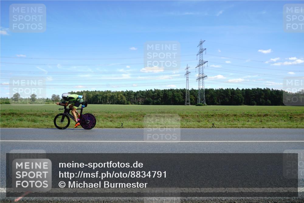 07.09.2025 - 19. Norderstedt Triathlon Michael Burmester http://msf.ph/oto/8834791 07.09.2025 14:01:36 Radfahren 908, 1468 meine-sportfotos.de