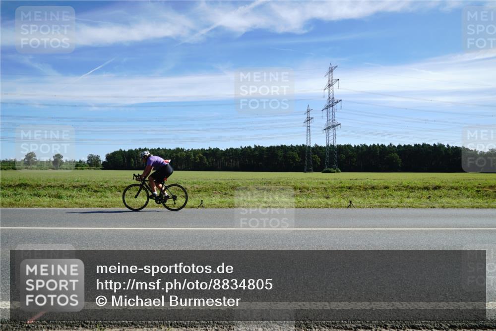 07.09.2025 - 19. Norderstedt Triathlon Michael Burmester http://msf.ph/oto/8834805 07.09.2025 11:59:20 Radfahren  meine-sportfotos.de