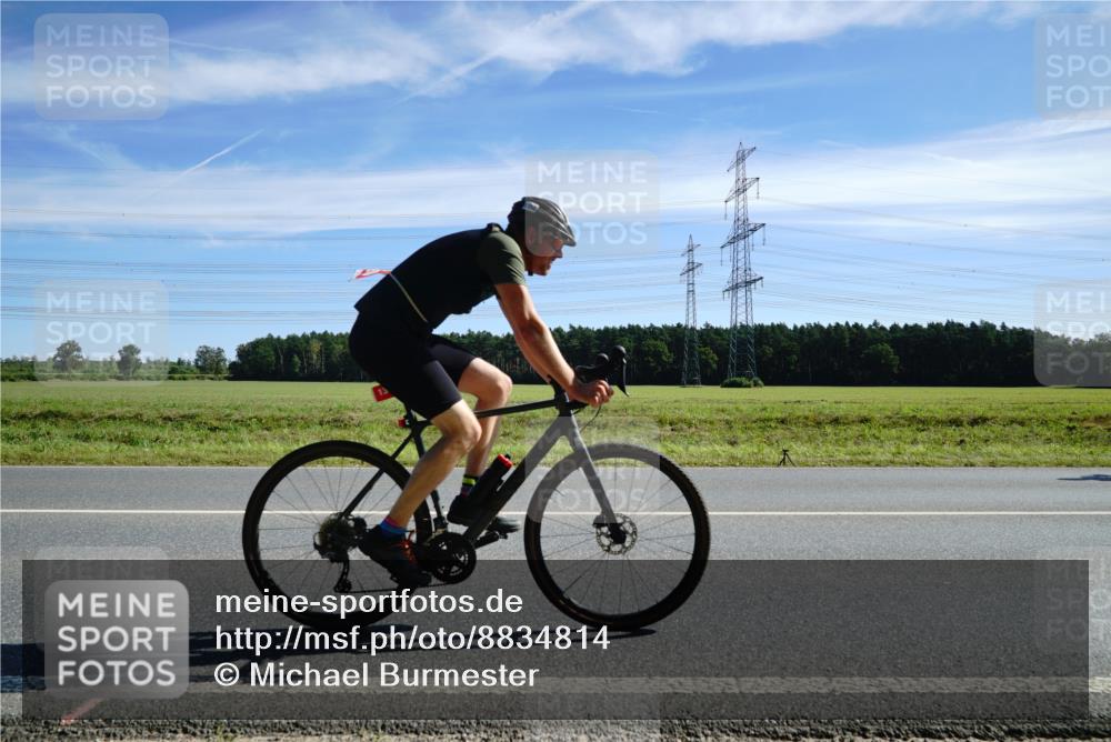07.09.2025 - 19. Norderstedt Triathlon Michael Burmester http://msf.ph/oto/8834814 07.09.2025 11:59:26 Radfahren 1350 meine-sportfotos.de