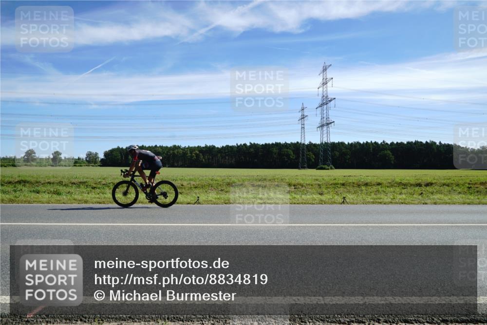 07.09.2025 - 19. Norderstedt Triathlon Michael Burmester http://msf.ph/oto/8834819 07.09.2025 11:59:27 Radfahren 1350 meine-sportfotos.de