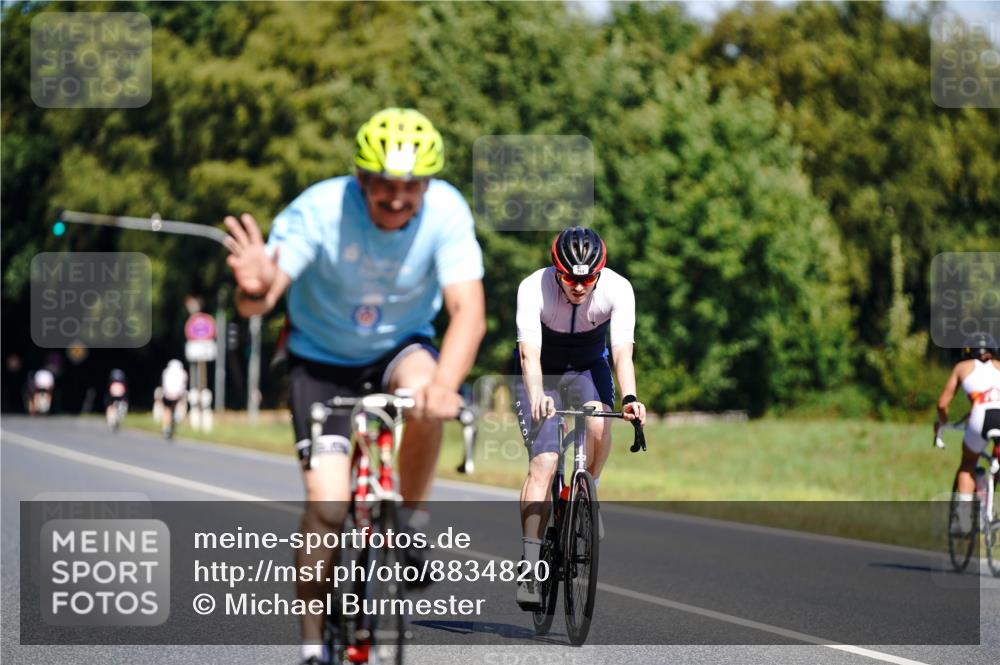 07.09.2025 - 19. Norderstedt Triathlon Michael Burmester http://msf.ph/oto/8834820 07.09.2025 12:26:03 Radfahren 754, 762 meine-sportfotos.de