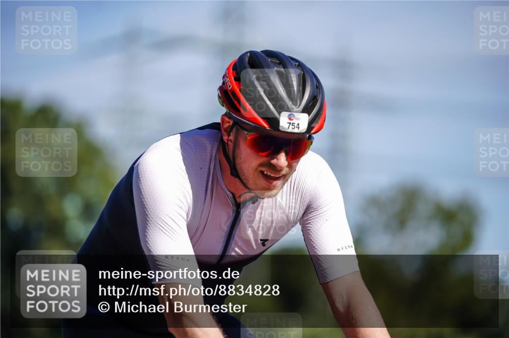 07.09.2025 - 19. Norderstedt Triathlon Michael Burmester http://msf.ph/oto/8834828 07.09.2025 12:26:05 Radfahren 754, 762 meine-sportfotos.de