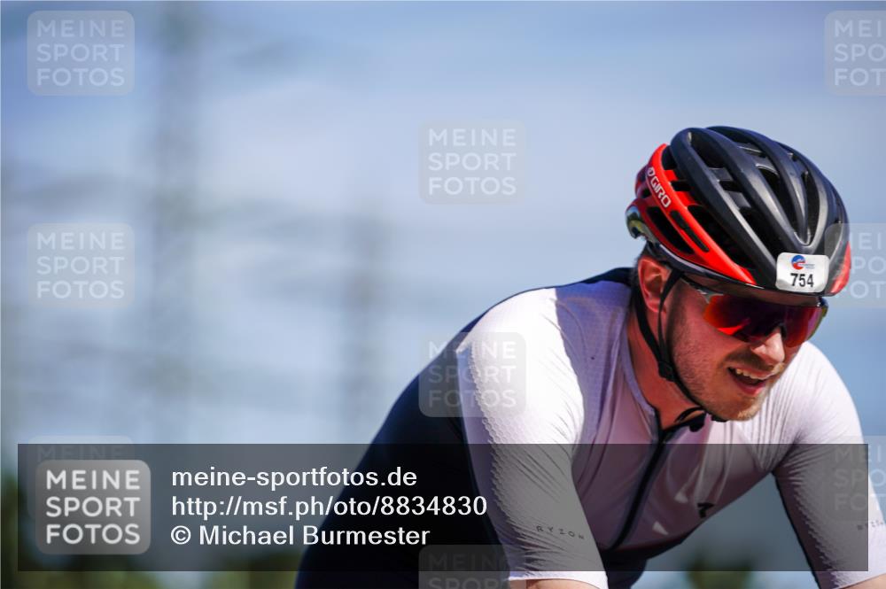 07.09.2025 - 19. Norderstedt Triathlon Michael Burmester http://msf.ph/oto/8834830 07.09.2025 12:26:05 Radfahren 754, 762 meine-sportfotos.de