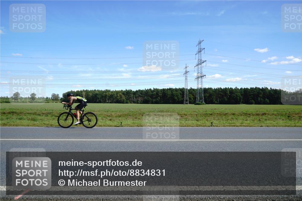 07.09.2025 - 19. Norderstedt Triathlon Michael Burmester http://msf.ph/oto/8834831 07.09.2025 14:01:50 Radfahren  meine-sportfotos.de