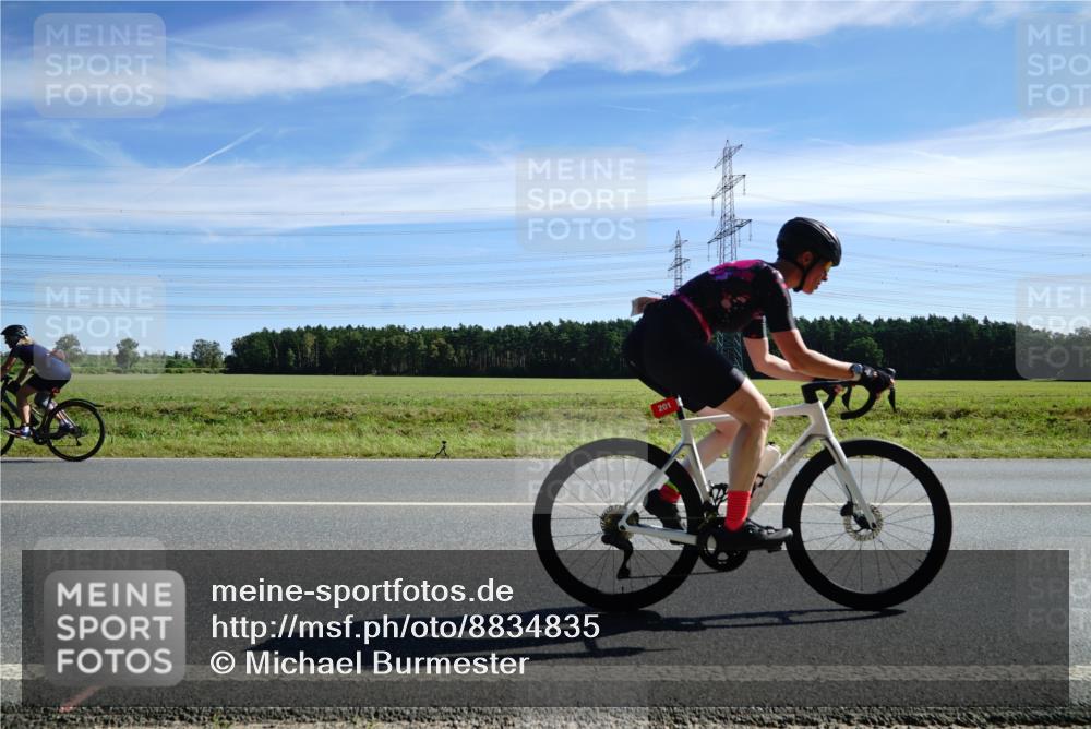 07.09.2025 - 19. Norderstedt Triathlon Michael Burmester http://msf.ph/oto/8834835 07.09.2025 11:59:32 Radfahren 201, 252, 773, 818, 1294 meine-sportfotos.de