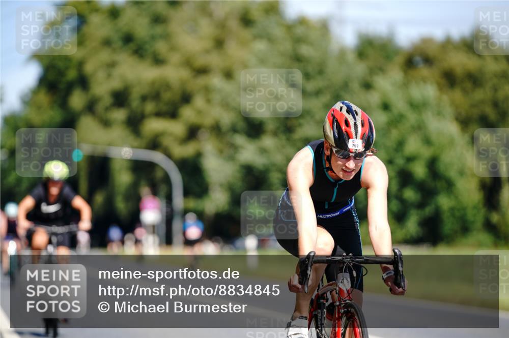 07.09.2025 - 19. Norderstedt Triathlon Michael Burmester http://msf.ph/oto/8834845 07.09.2025 12:26:19 Radfahren 759 meine-sportfotos.de