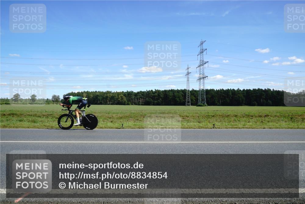 07.09.2025 - 19. Norderstedt Triathlon Michael Burmester http://msf.ph/oto/8834854 07.09.2025 14:02:00 Radfahren 975, 1019 meine-sportfotos.de