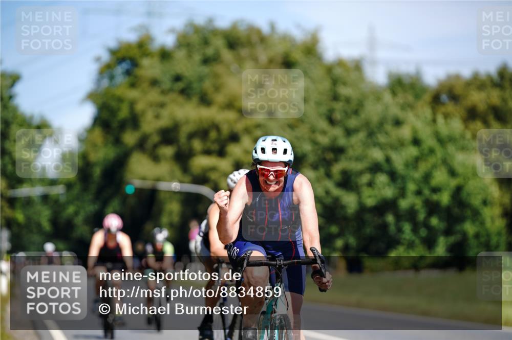 07.09.2025 - 19. Norderstedt Triathlon Michael Burmester http://msf.ph/oto/8834859 07.09.2025 12:26:24 Radfahren 216, 239, 813 meine-sportfotos.de