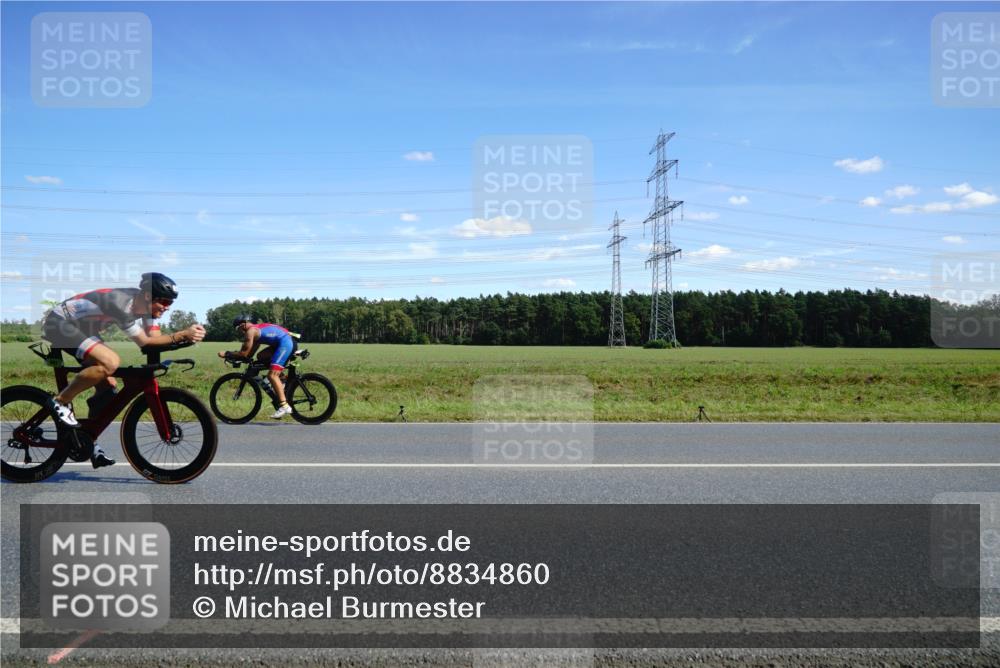 07.09.2025 - 19. Norderstedt Triathlon Michael Burmester http://msf.ph/oto/8834860 07.09.2025 14:02:04 Radfahren 880, 911, 983, 1028 meine-sportfotos.de