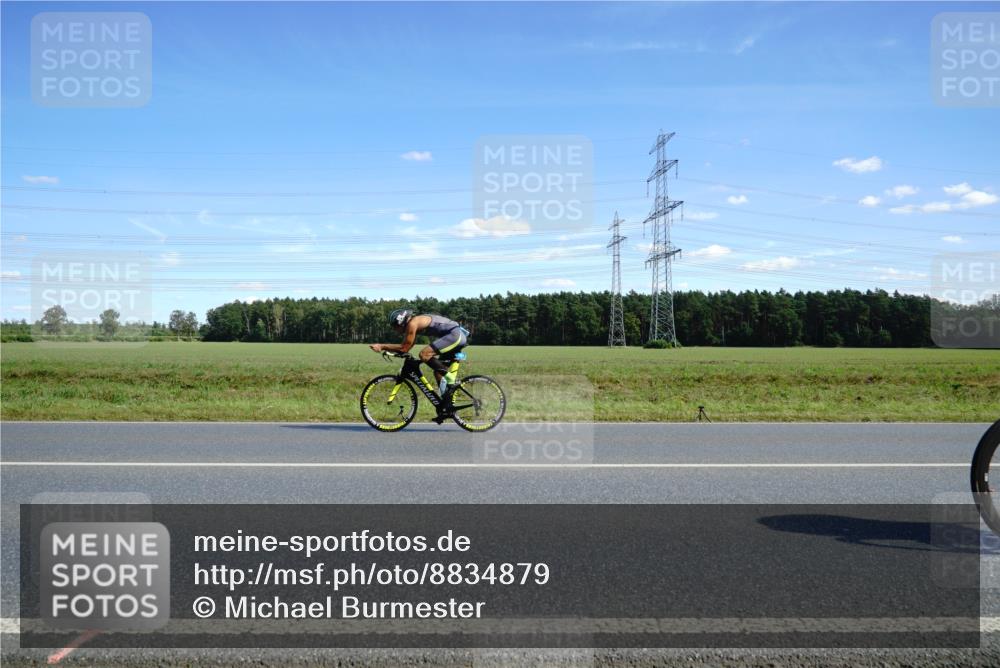 07.09.2025 - 19. Norderstedt Triathlon Michael Burmester http://msf.ph/oto/8834879 07.09.2025 14:02:07 Radfahren 880, 911, 983, 1028, 1465 meine-sportfotos.de